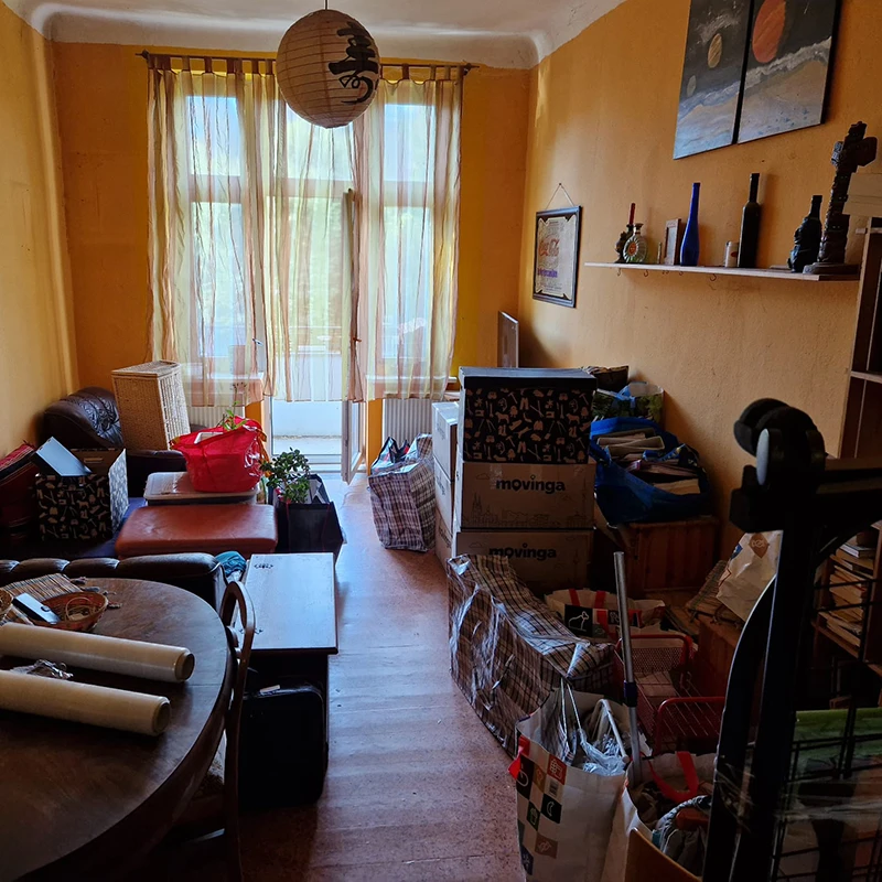 Entrümpelung Berlin Prenzlauer Berg Wohnung Wohnzimmer vorher